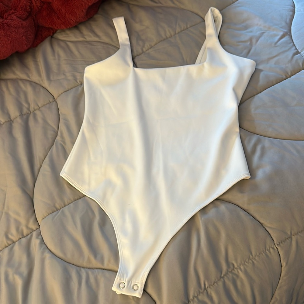 NWOT Good American scuba body Suit white size 3